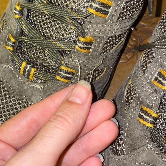 Eddie Bauer Hiking Shoes - Picture 8 of 8